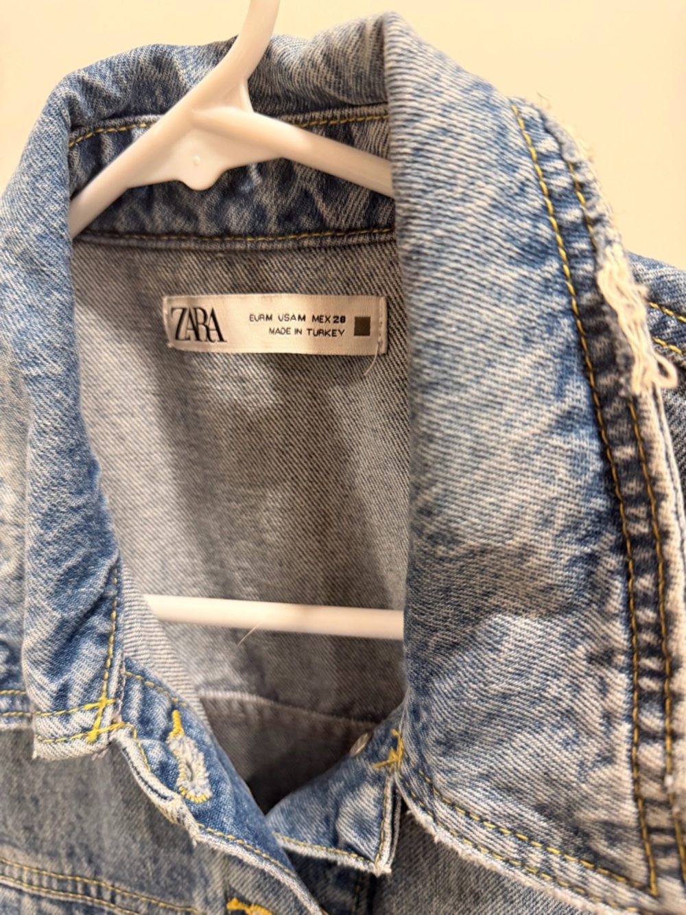 Zara Light Blue Denim Jacket with Contrast Stitching - Picture 3 of 3